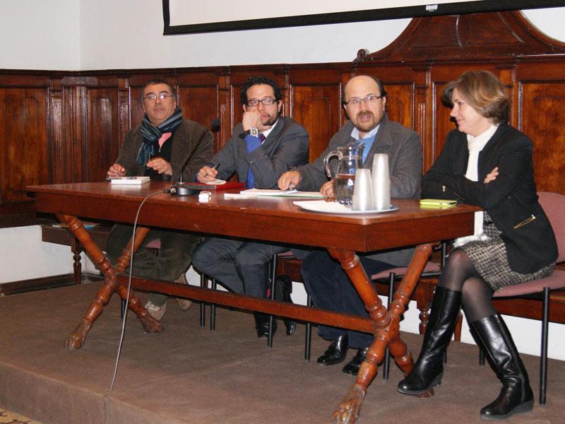 Preguntas y discusión con los expositores. Preguntas y discusión con los expositores.