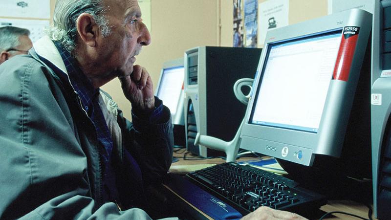 publico frente al computador