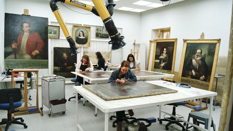 Interior del Laboratorio de Pintura del Centro Nacional de Conservación y Restauración. Archivo CNCR ( Velázquez, R. 2015)