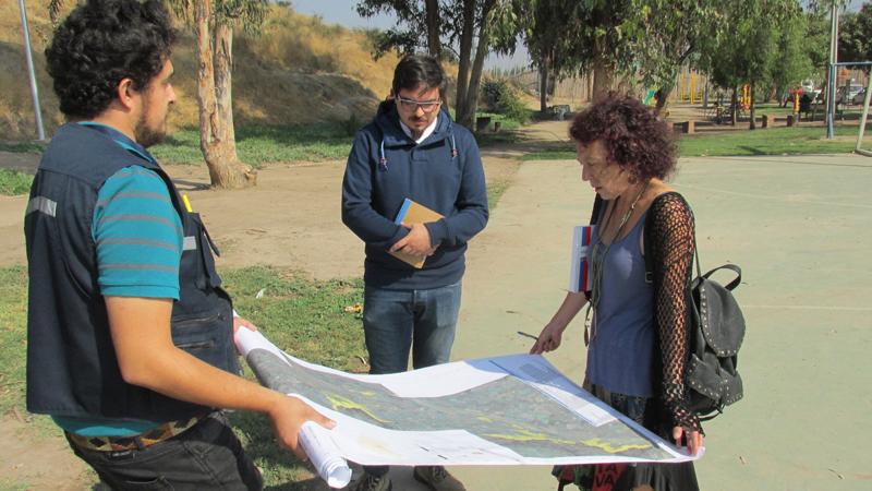 Visita al sector del cerro isla "Adasme". Archivo CNCR, Naranjo, N. 2016