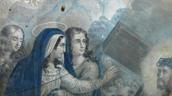 Detalle de una de las 14 litografías de la serie del... Vía Crucis en el Santuario de Corinto.