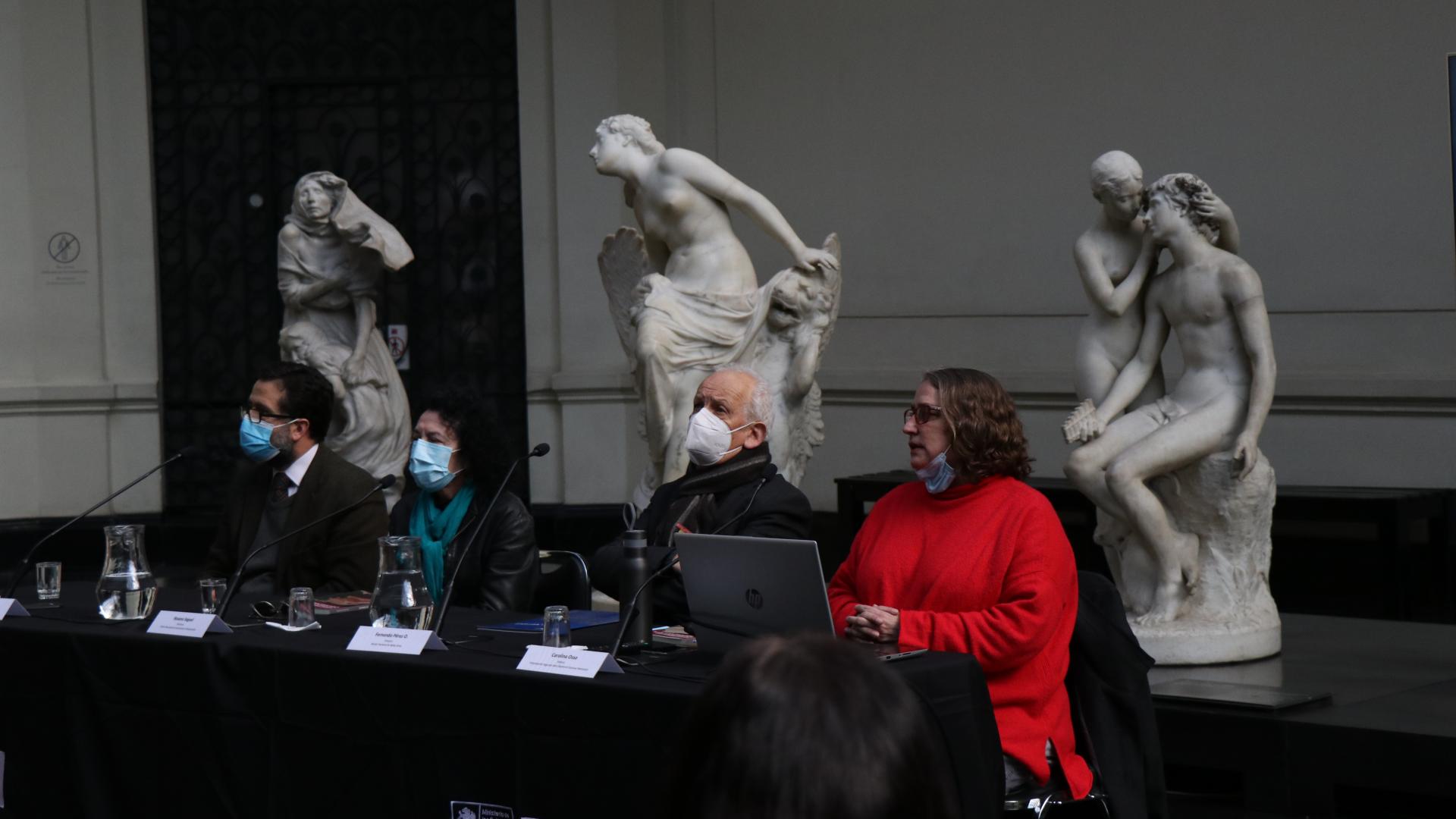 Presentación de libro “Estudios e intervenciones de la obra de Raymond Quinsac Monvoisin”