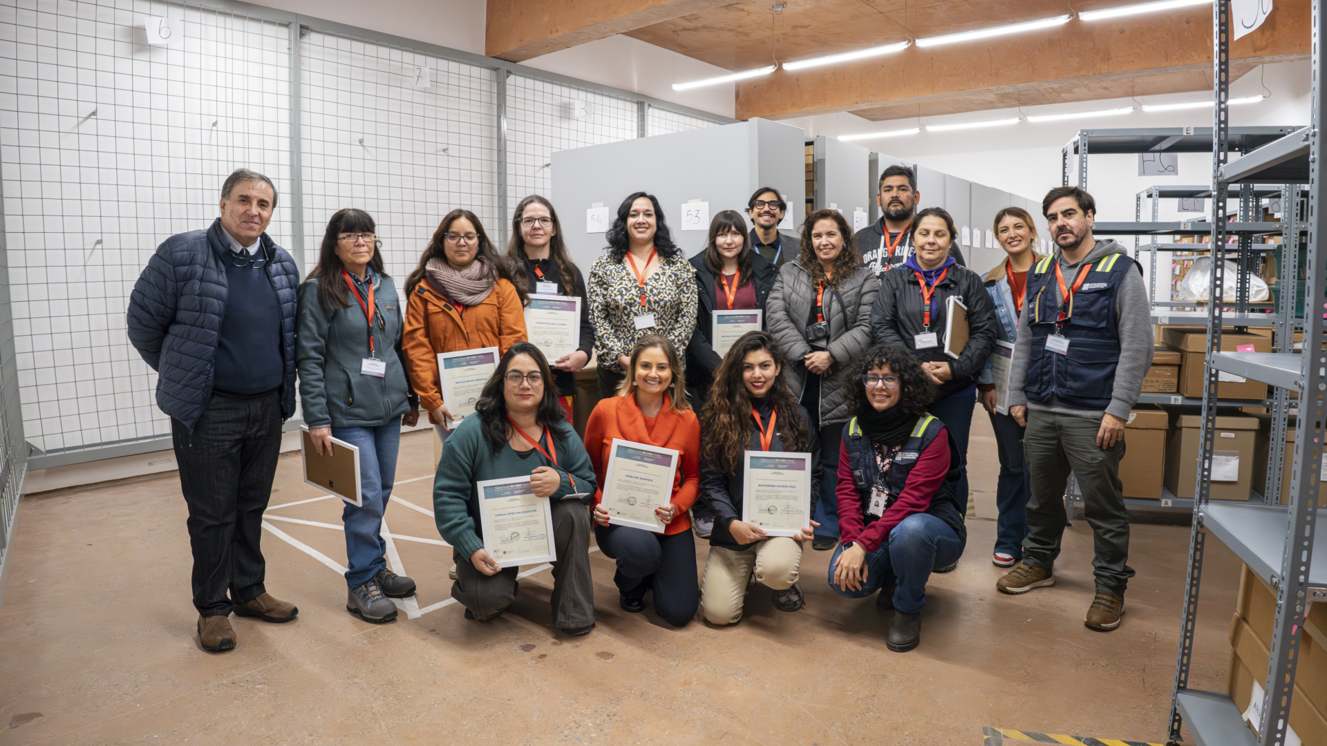 Equipo RE-ORG Chile con certificados