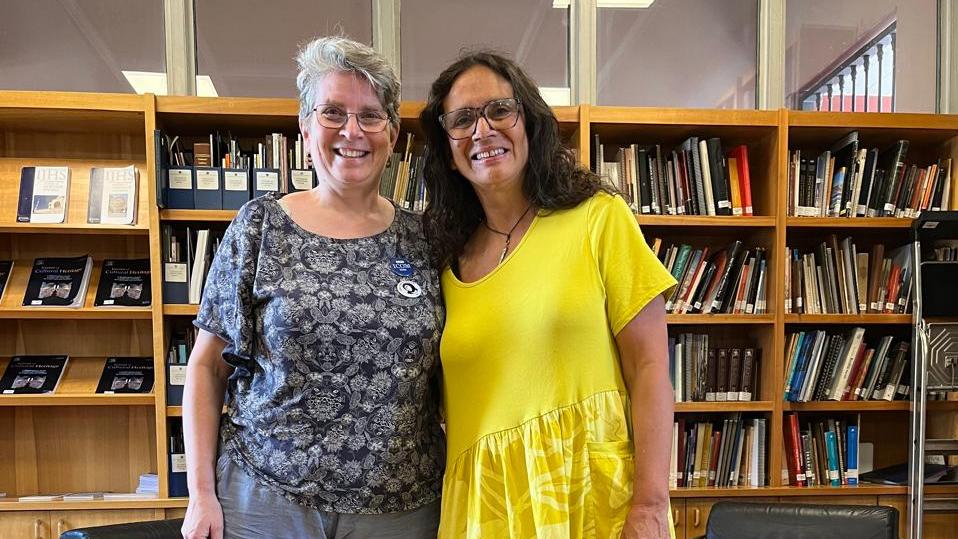 Recorrido de Kate Seymour por el CIBE-CNCR (González, D. 2026. Archivo CNCR).