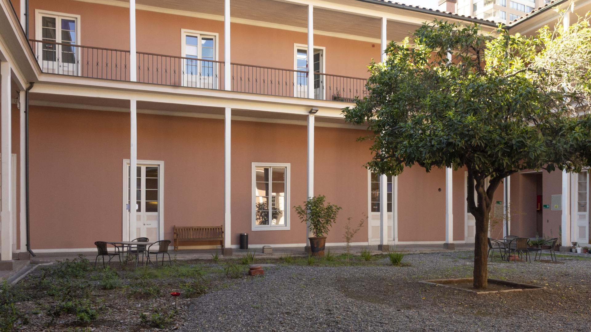 Patio del Naranjo