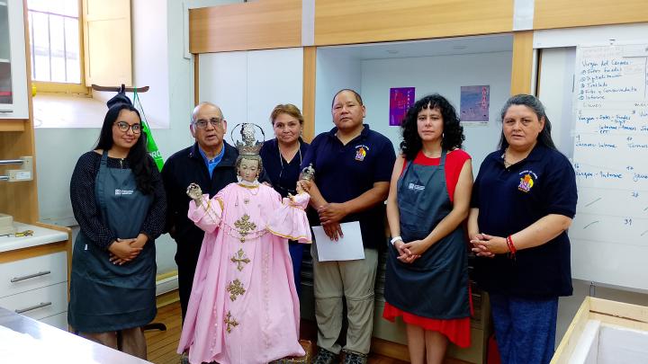 Representantes de la comunidad del Sauzal acompañan a la virgen en su llegada al CNCR