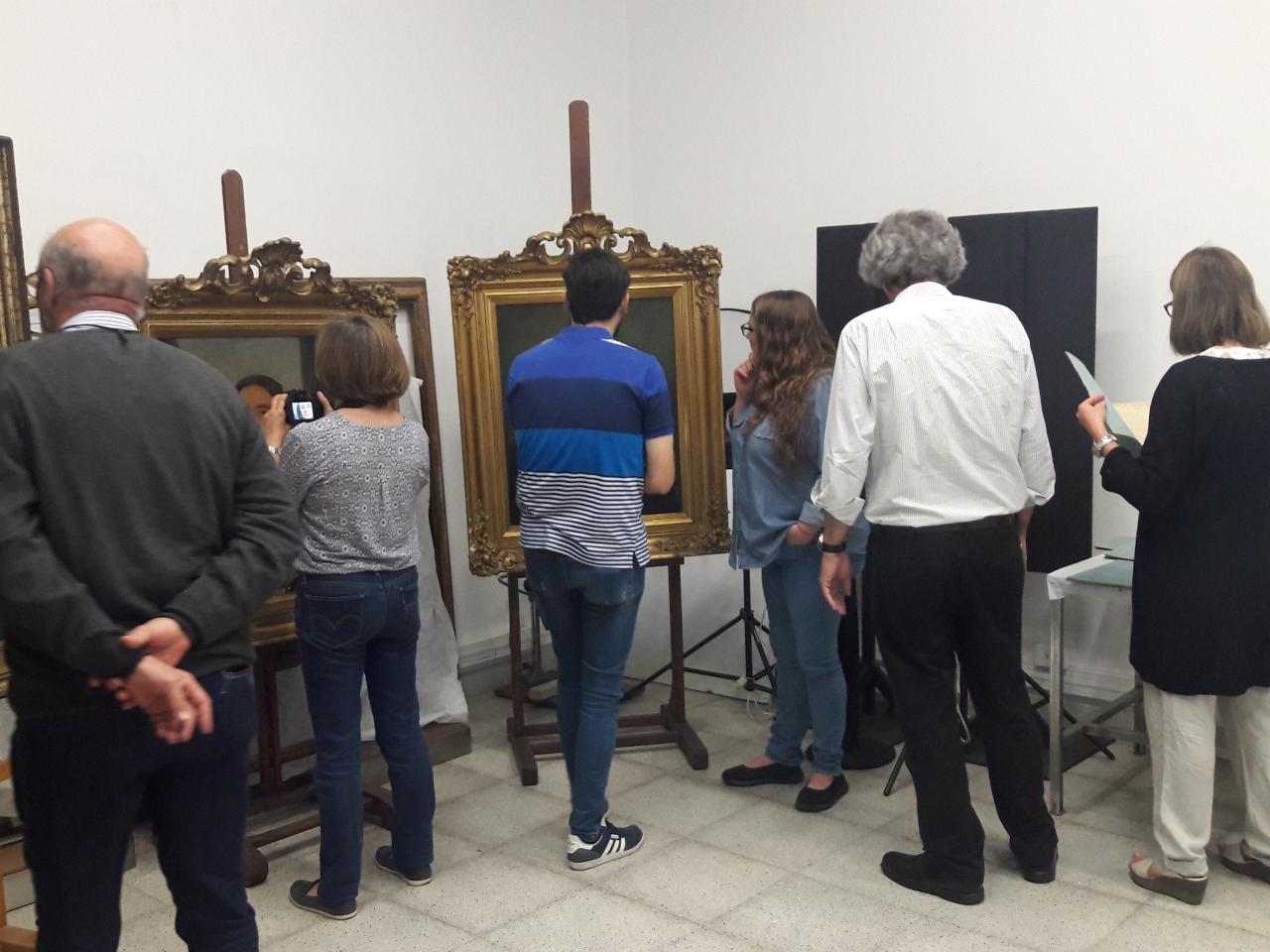 Equipo de investigadores en Museo Histórico de Buenos Aires.