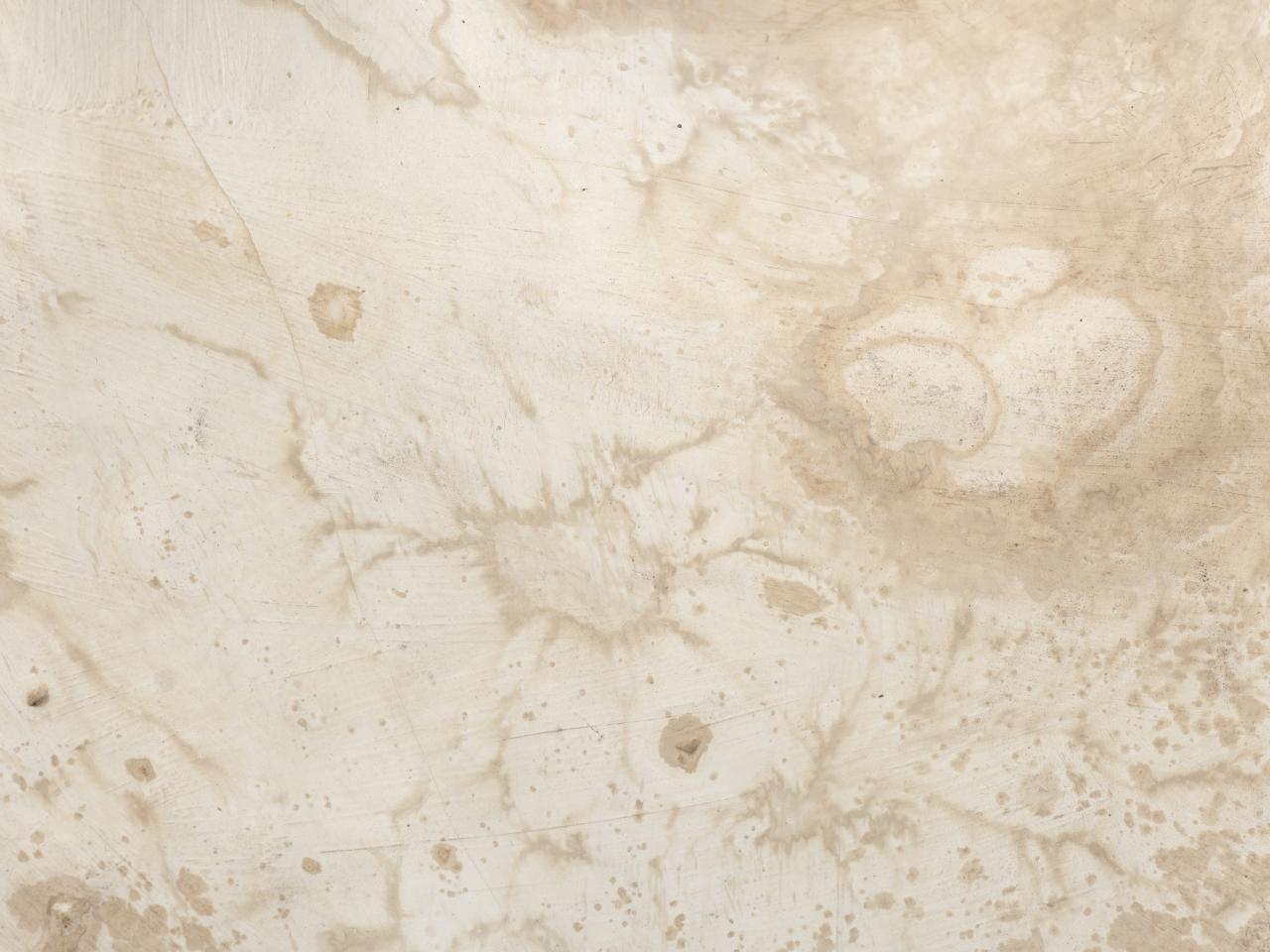 Manchas en forma de aureola en la zona del cuello