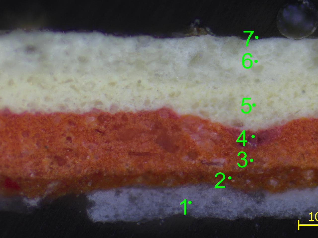 Detalle de secuencia estratigráfica de estratos pictóricos presentes en el busto