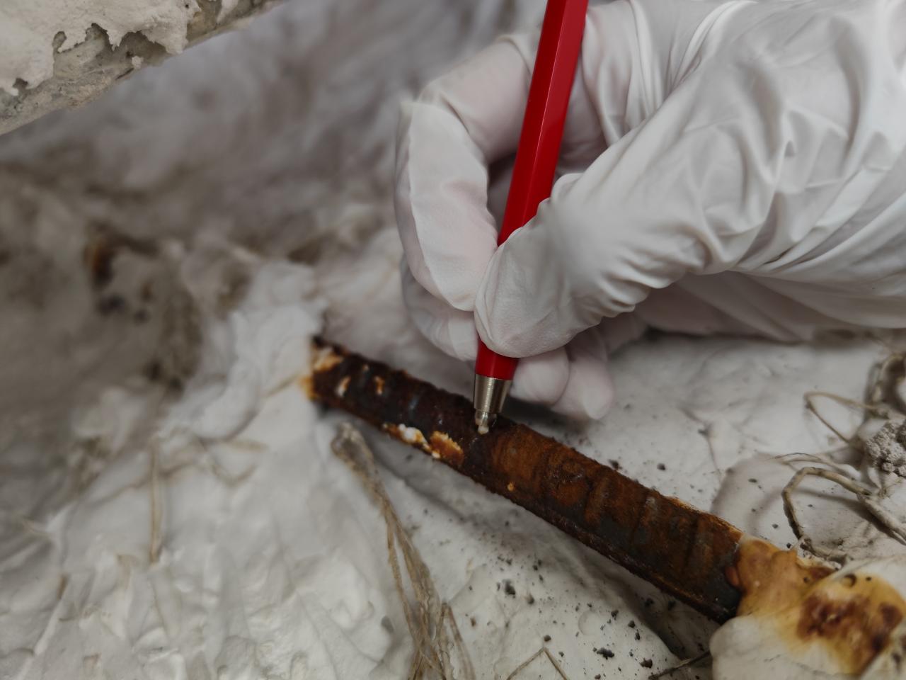 Eliminación de residuos de corrosión en metales