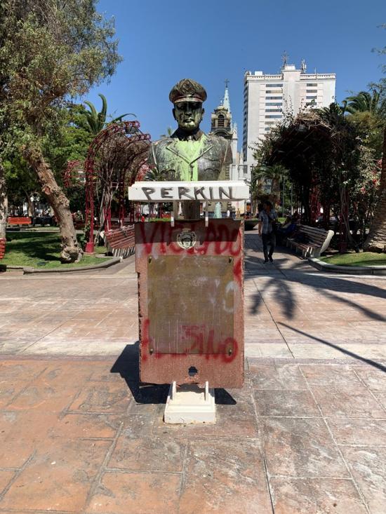 Monumento Público "Arturo Merino Benítez", vista frontal, Antofagasta. (Archivo CNCR, Costabal, I., 2020.)