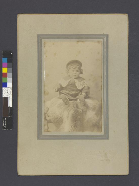 Fluorescencia inducida por radiación ultravioleta (Archivo CNCR, 2019).