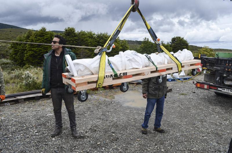 Durante el proceso de transporte de una de las piezas.