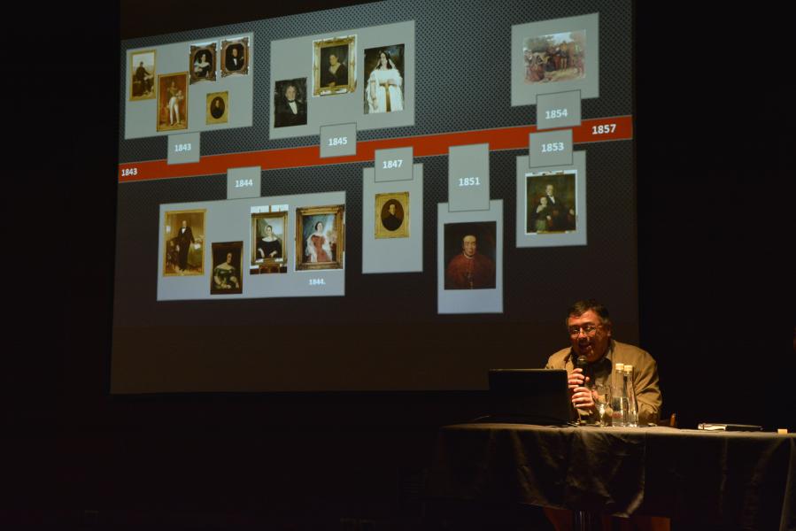 Juan Manuel Martínez, expone estudios de caso de algunas pinturas de Monvoisin.