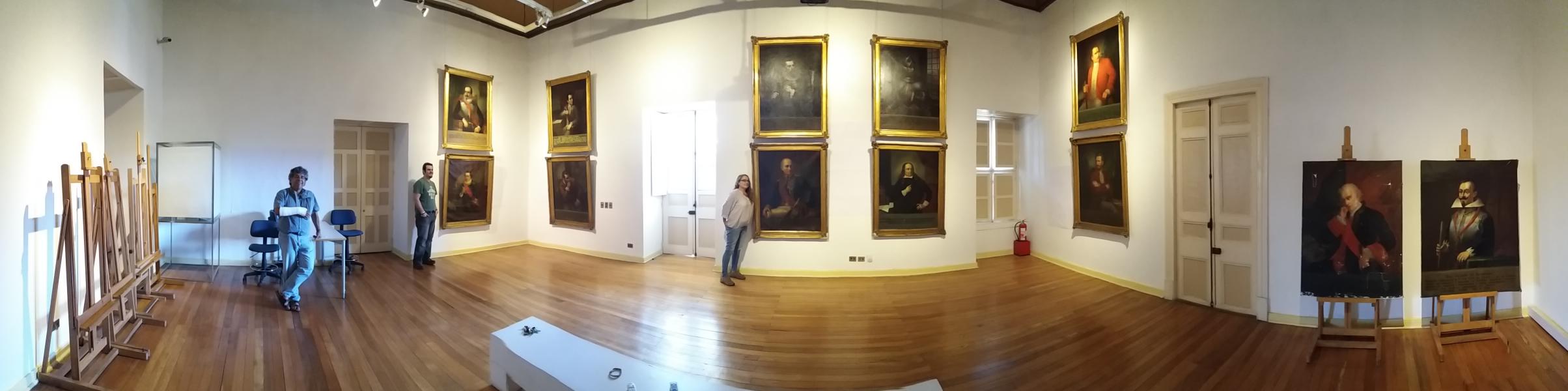 Preparación montaje exposición. (Reveco, G. 2016)