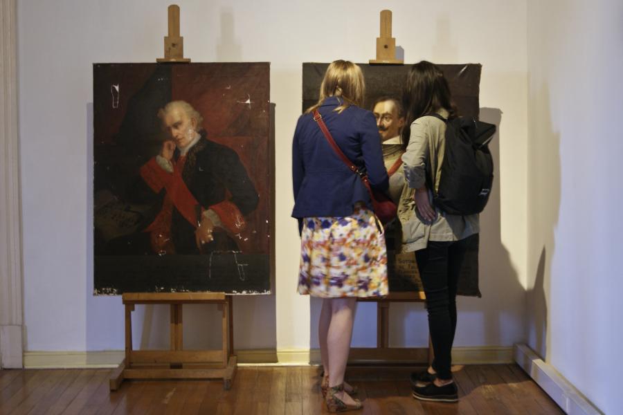 Público visitando la exhibición. (Jalon, O. 2016)