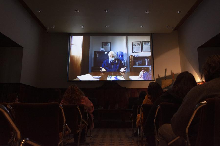 Presentación de entrevista grabada a Gastón Soublette.