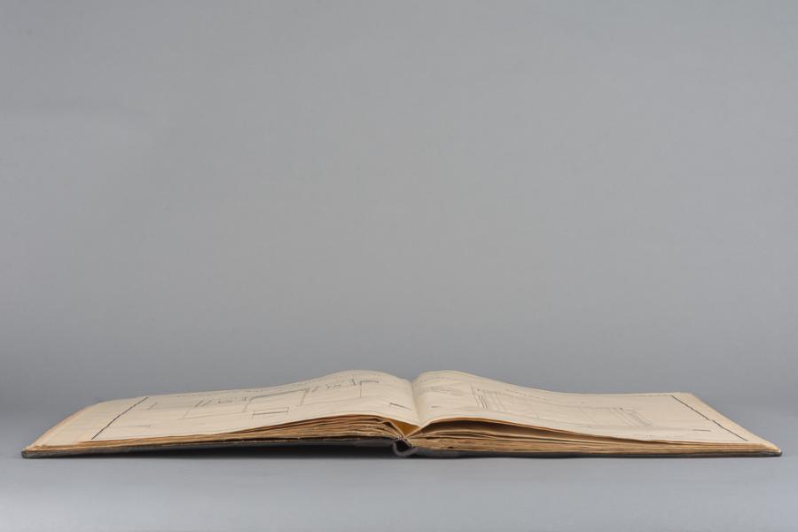 Libro abierto después del tratamiento