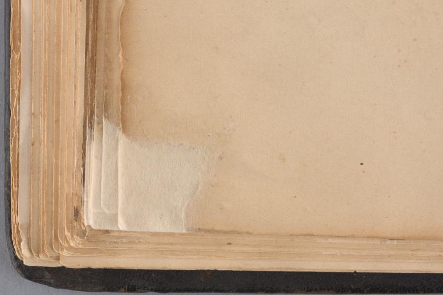 Detalle esquinas inferiores después del tratamiento