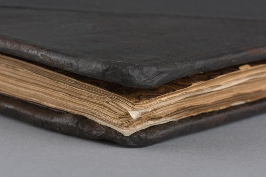 Detalle esquinas inferiores después del tratamiento