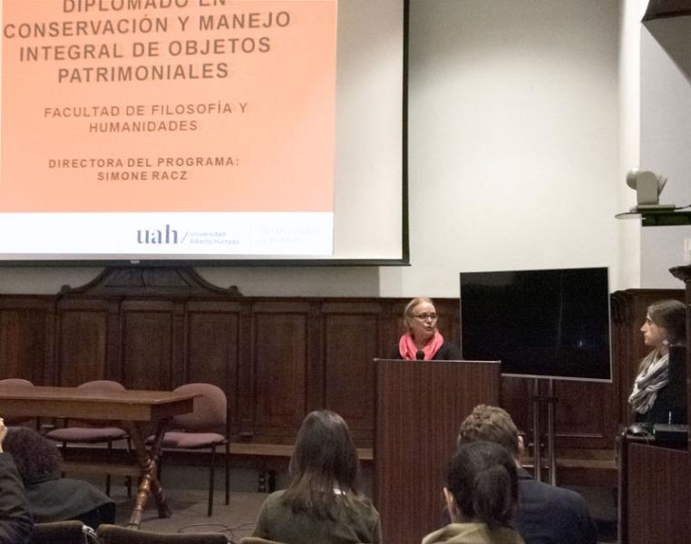 Simone Racz O., directora del Diplomado