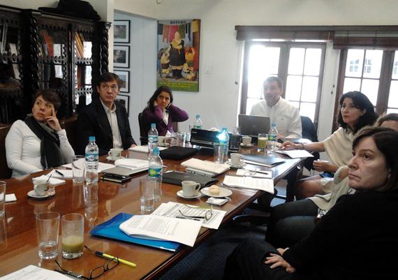 Participantes en sesión de trabajo.Benavente, A. 2012, Archivo CNCR