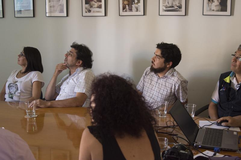 Los invitados durante la exposición de la Unidad de Geoinformación del Patrimonio.