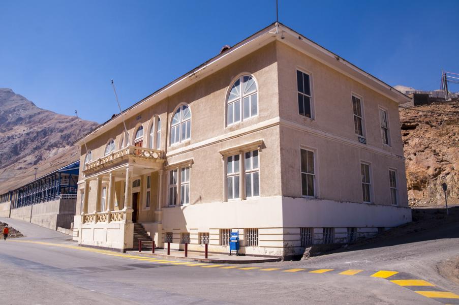 "El Teniente Club". "El Teniente Club".