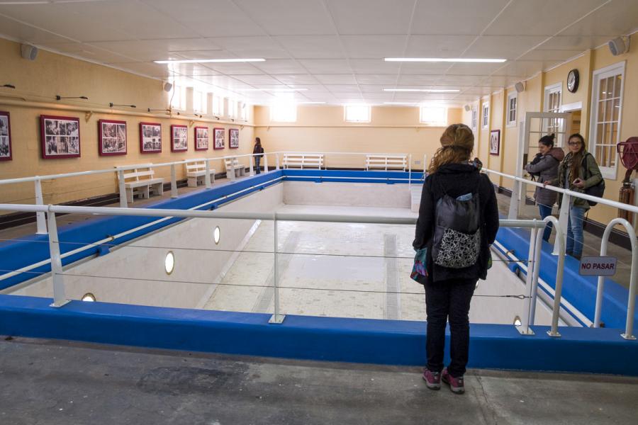 La piscina temperada  en el “El Teniente Club”. La piscina temperada  en el “El Teniente Club”.