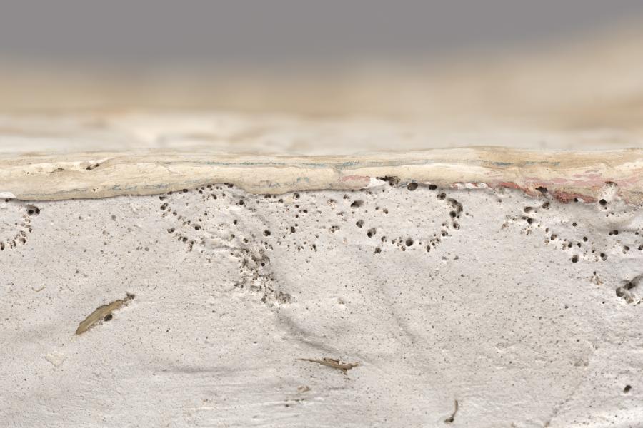 Detalle de burbujas que aparecen durante el proceso de fraguado del yeso